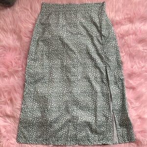 **MUST GO** Midi Slit Green Skirt